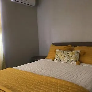 chez-crix-roseau.comcaribbean.com/